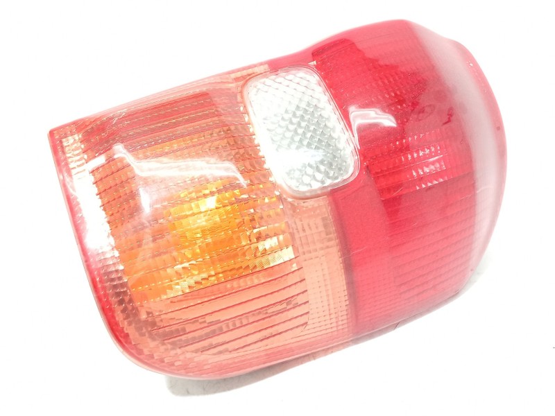 PILOTO TRASERO DERECHO 8155142060 