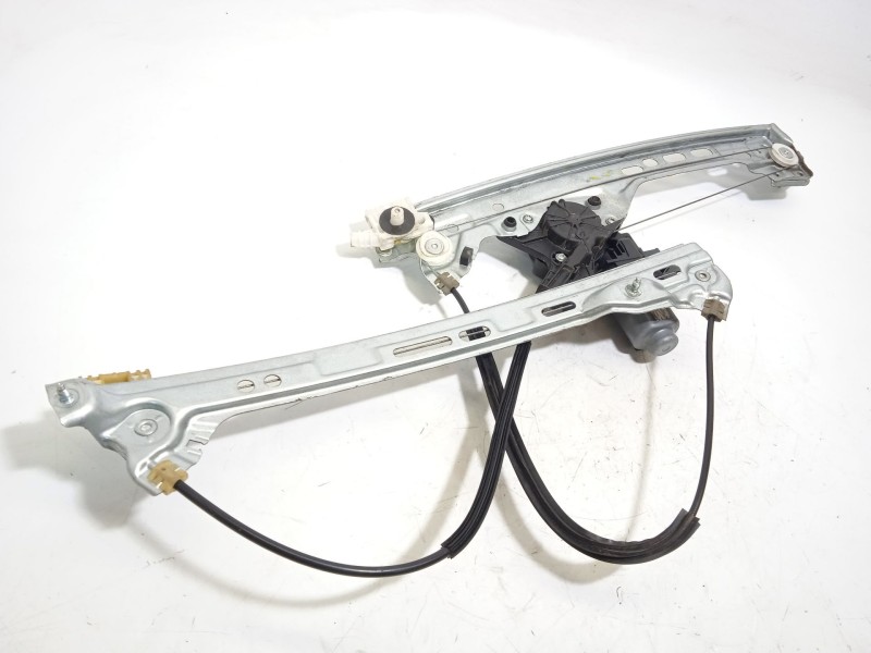 ELEVALUNAS DELANTERO DERECHO 402777D 807206746R 