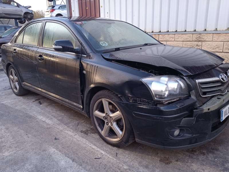 TOYOTA AVENSIS SEDÁN (_T25_)