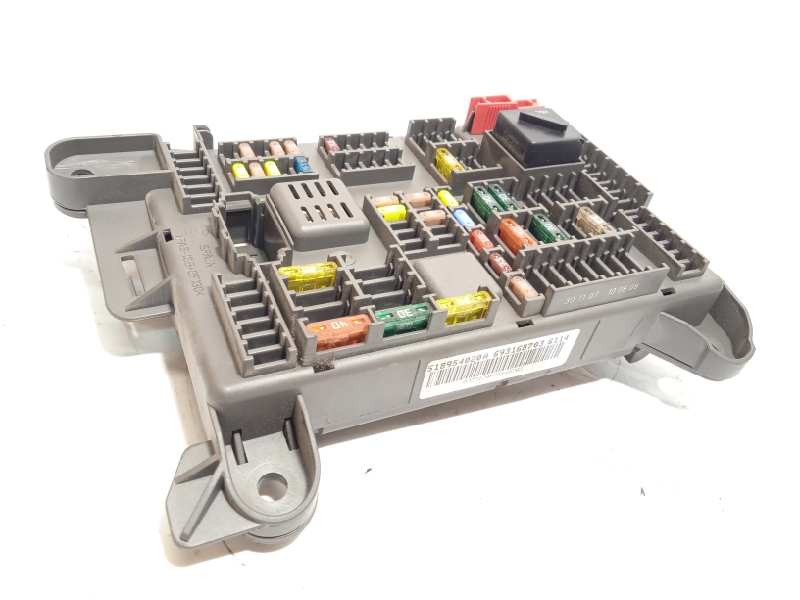 CAJA RELES / FUSIBLES 6931687 61146931687