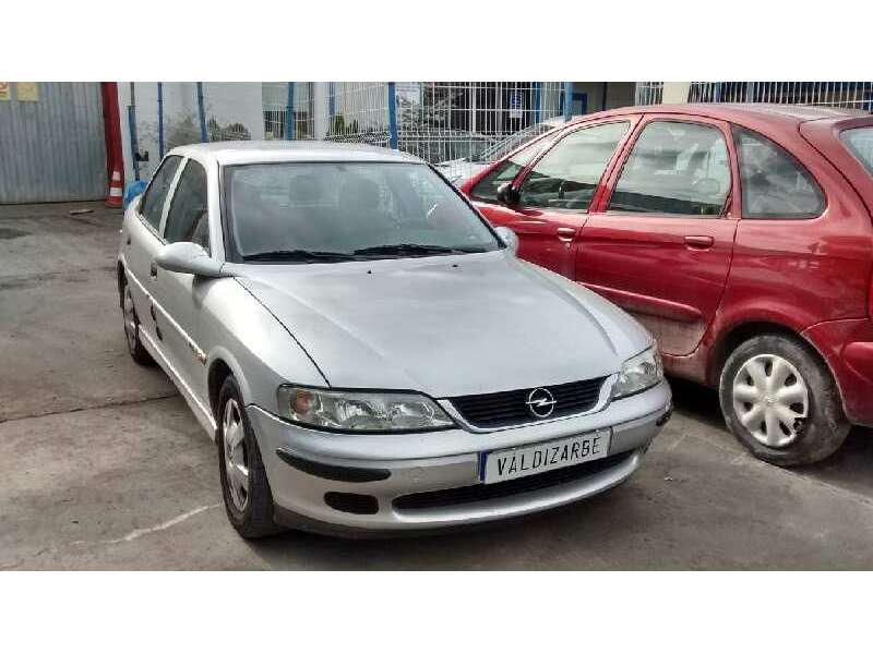 OPEL VECTRA B BERLINA