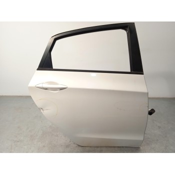Recambio de puerta trasera derecha para hyundai i30 (gd) trend referencia OEM IAM 77004A6000  