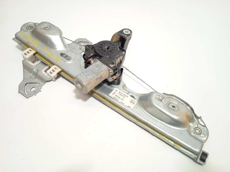 ELEVALUNAS TRASERO DERECHO 827003ZL0A 