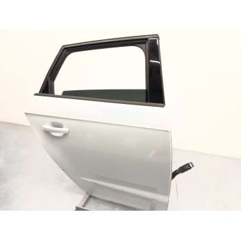 PUERTA TRASERA DERECHA 8V4833052B 