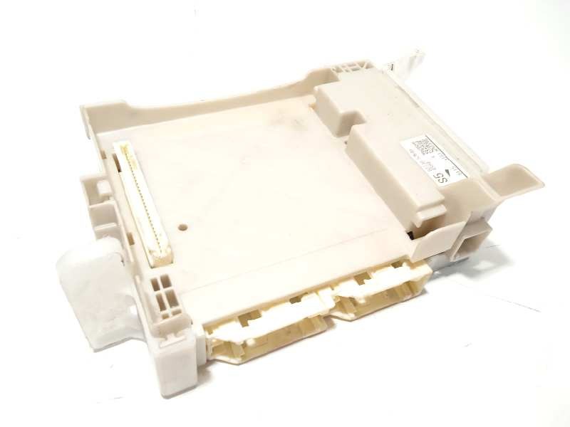 CAJA RELES / FUSIBLES 8273052K40 