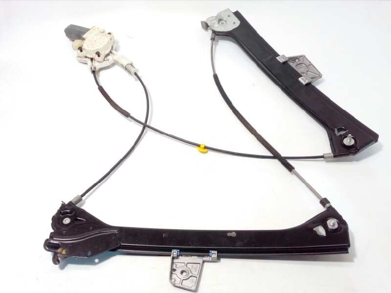 ELEVALUNAS DELANTERO DERECHO A2308201042 