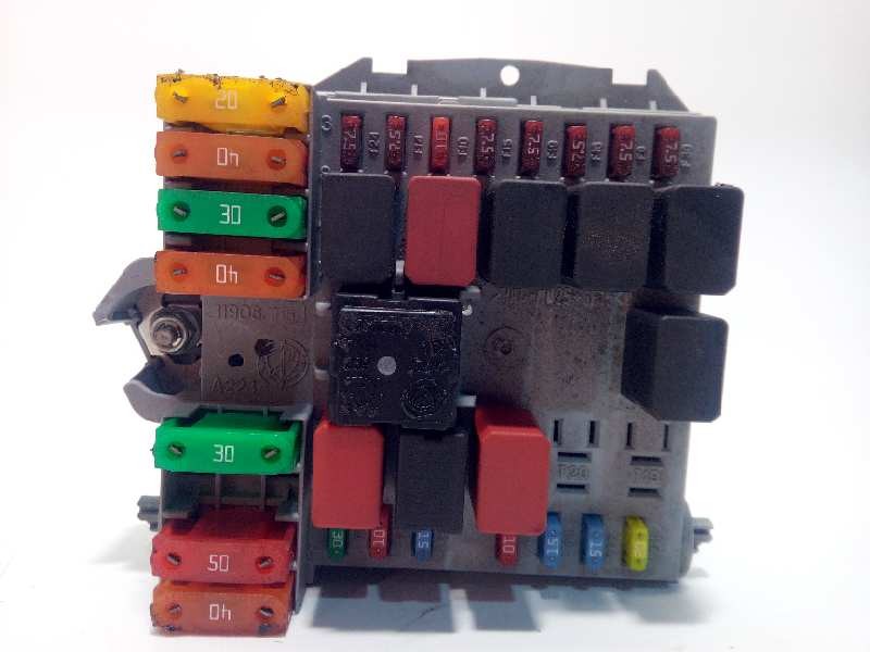 CAJA RELES / FUSIBLES 51775686 