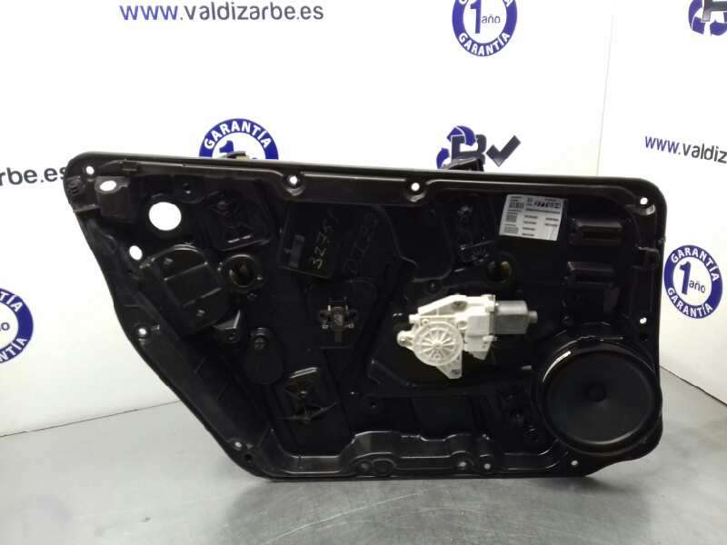 ELEVALUNAS DELANTERO IZQUIERDO A1767200179 1767206500