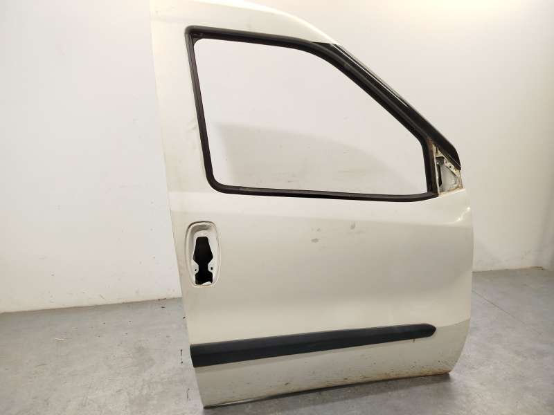 Recambio de puerta delantera derecha para opel combo furgón/monospace (x12) 1.3 cdti (b05) referencia OEM IAM 95530089 95530929 2