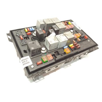 Recambio de caja reles / fusibles para opel astra j lim. 1.7 16v cdti referencia OEM IAM 13318784  