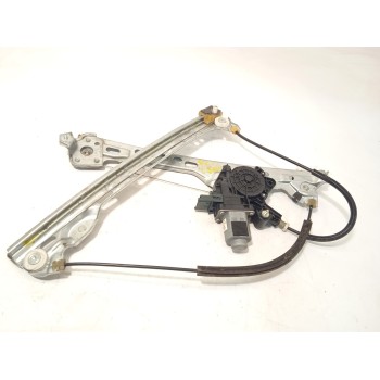 ELEVALUNAS DELANTERO DERECHO 430106F0 