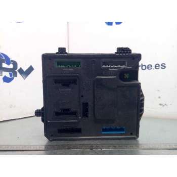 CAJA RELES / FUSIBLES 284B12041R 
