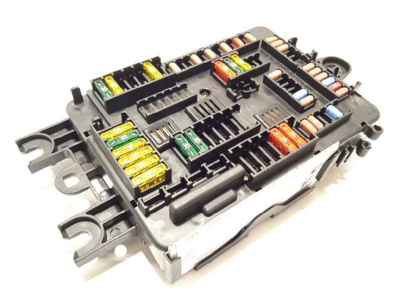 CAJA RELES / FUSIBLES 9337881 61149259466 61149337881