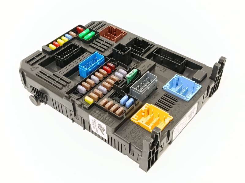 CAJA RELES / FUSIBLES 9830707780 1656267780 28641132