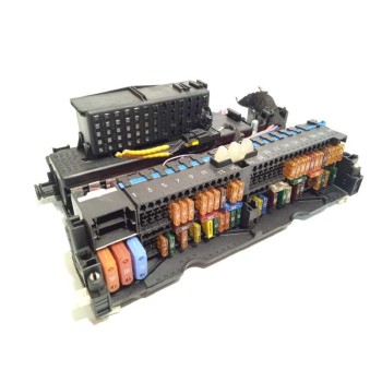 CAJA RELES / FUSIBLES 8364542 