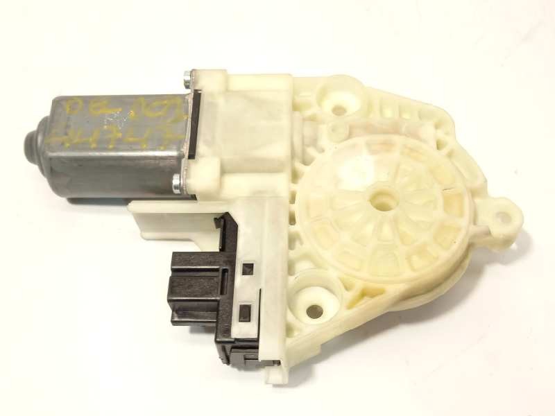 MOTOR ELEVALUNAS DELANTERO DERECHO 924206100 7746025600