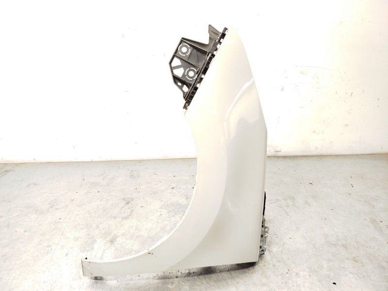 ALETA DELANTERA IZQUIERDA 7840Y7 