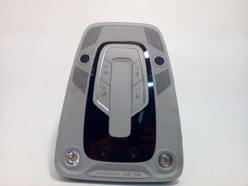 LUZ INTERIOR 8W0947135G 