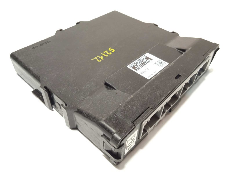Recambio de modulo electronico para lexus es 300h referencia OEM IAM 8998133490  2850006970