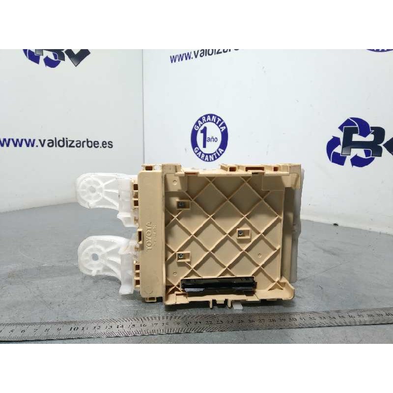 Recambio de caja reles / fusibles para toyota rav 4 advance referencia OEM IAM 8273042750B 63583372 8273042750