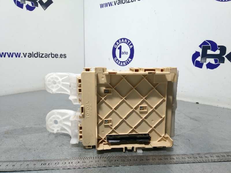 Recambio de caja reles / fusibles para toyota rav 4 advance referencia OEM IAM 8273042750B 63583372 8273042750