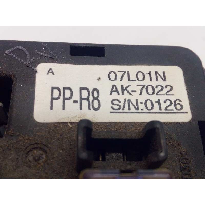 Recambio de caja reles / fusibles para ssangyong kyron 200 xdi limited referencia OEM IAM 8231009080  07L01N