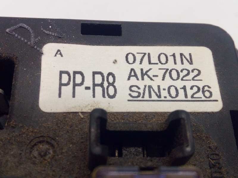 Recambio de caja reles / fusibles para ssangyong kyron 200 xdi limited referencia OEM IAM 8231009080  07L01N