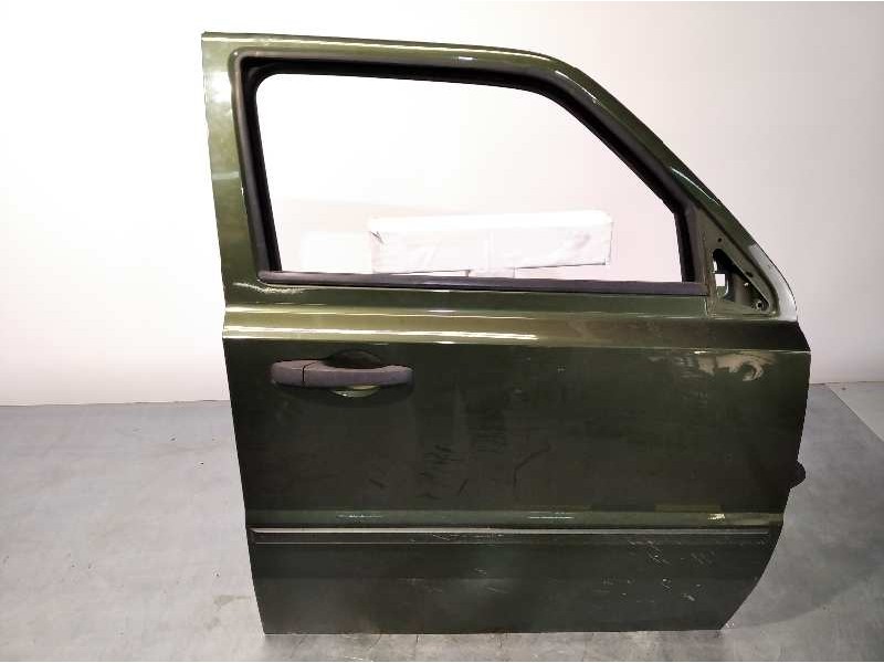 Recambio de puerta delantera derecha para jeep patriot limited referencia OEM IAM 5074944AA  