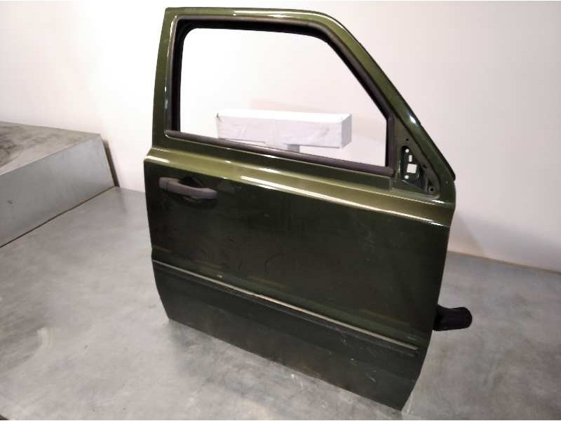 Recambio de puerta delantera derecha para jeep patriot limited referencia OEM IAM 5074944AA  