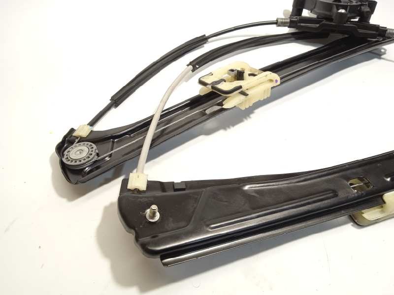 Recambio de elevalunas delantero derecho para volkswagen tiguan 2.0 tdi referencia OEM IAM 5NA837462  5Q0959801C