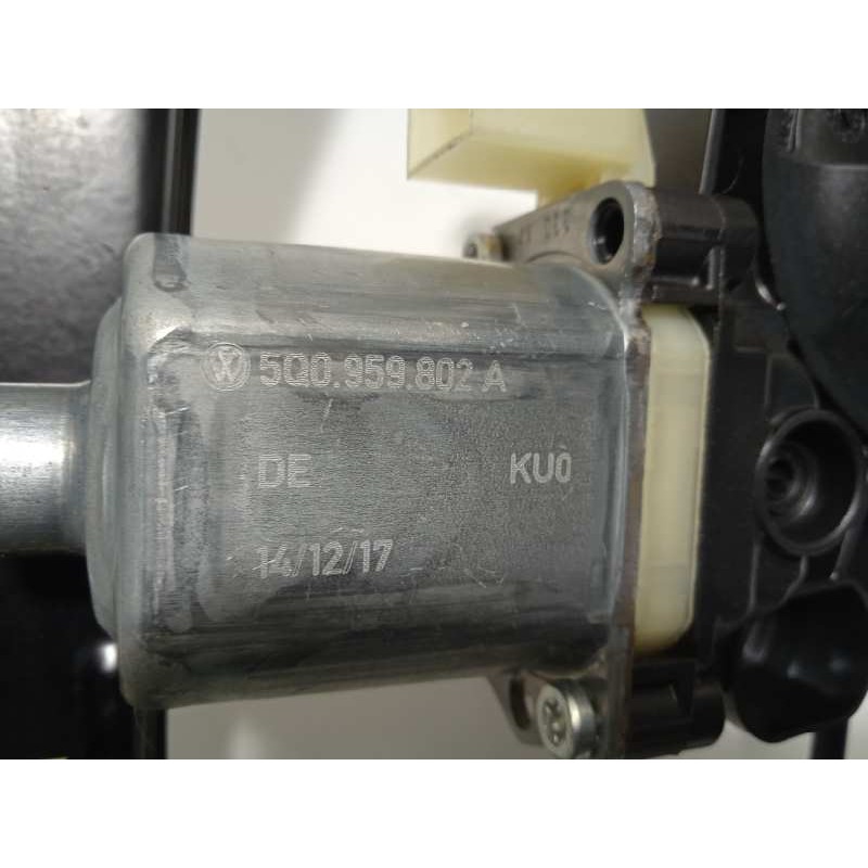 Recambio de elevalunas trasero derecho para volkswagen tiguan 2.0 tdi referencia OEM IAM 5NA839462C  5Q0959802A