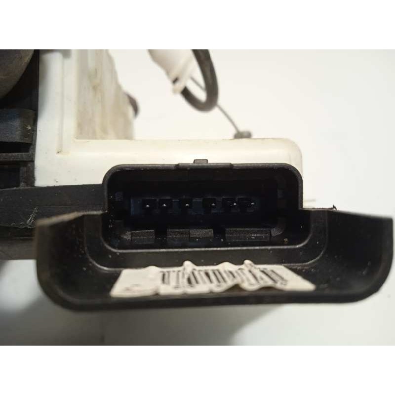 Recambio de cerradura puerta delantera derecha para peugeot partner kombi active referencia OEM IAM 828405  9135EA