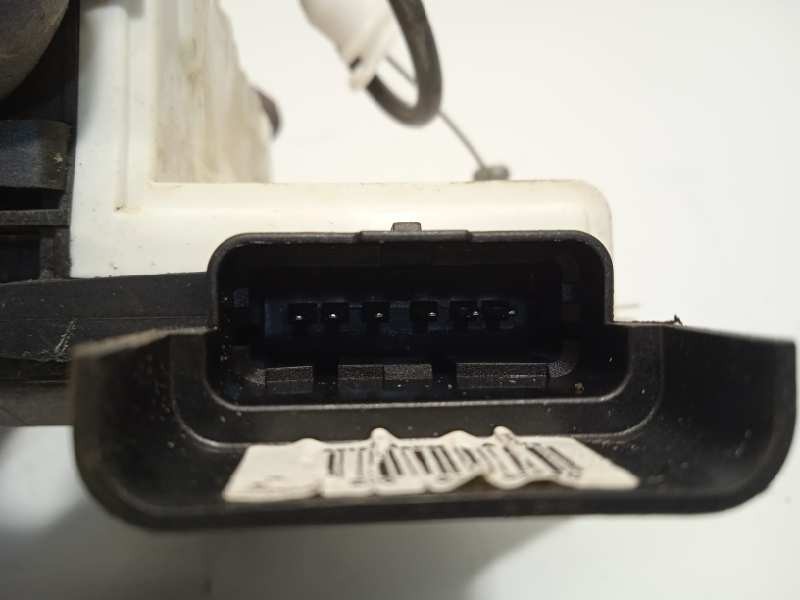 Recambio de cerradura puerta delantera derecha para peugeot partner kombi active referencia OEM IAM 828405  9135EA