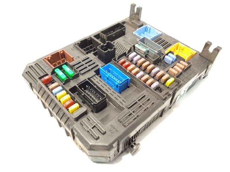 CAJA RELES / FUSIBLES 9819851380 28550133 1663368880