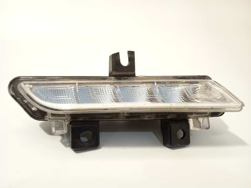 Recambio de piloto delantero derecho para renault captur 1.5 dci diesel fap energy referencia OEM IAM 266000411R  