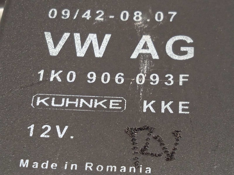 Recambio de centralita bomba combustible para volkswagen golf vi (5k1) sport referencia OEM IAM 1K0906093F  