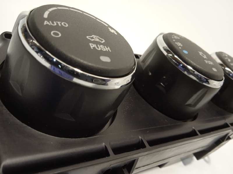 Recambio de mando climatizador para chrysler sebring berlina 2.0 crd limited referencia OEM IAM 55111886AB  P55111886AB