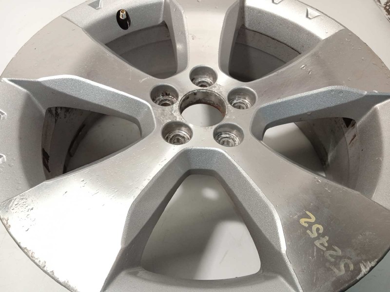 Recambio de llanta para subaru forester s12 2.0 diesel cat referencia OEM IAM 28111SC000  