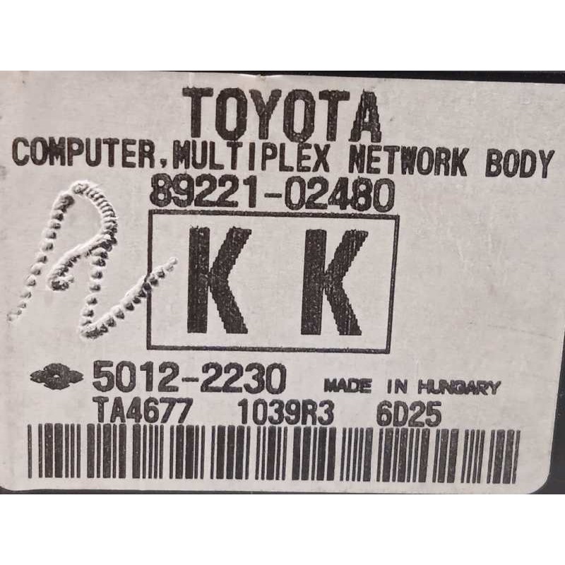 Recambio de caja reles / fusibles para toyota auris 1.2 16v turbo cat referencia OEM IAM 8273012X81  