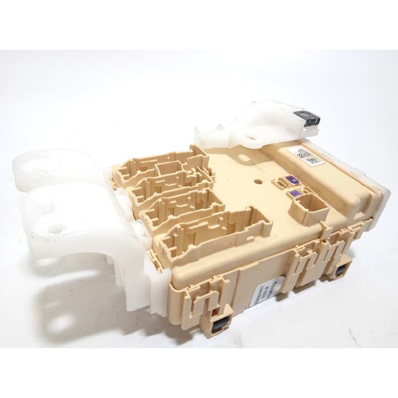 Recambio de caja reles / fusibles para toyota auris 1.2 16v turbo cat referencia OEM IAM 8273012X81  