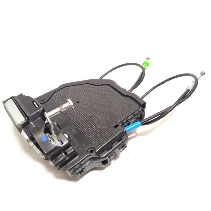 Recambio de cerradura puerta trasera derecha para toyota auris 1.2 16v turbo cat referencia OEM IAM 6905005051  