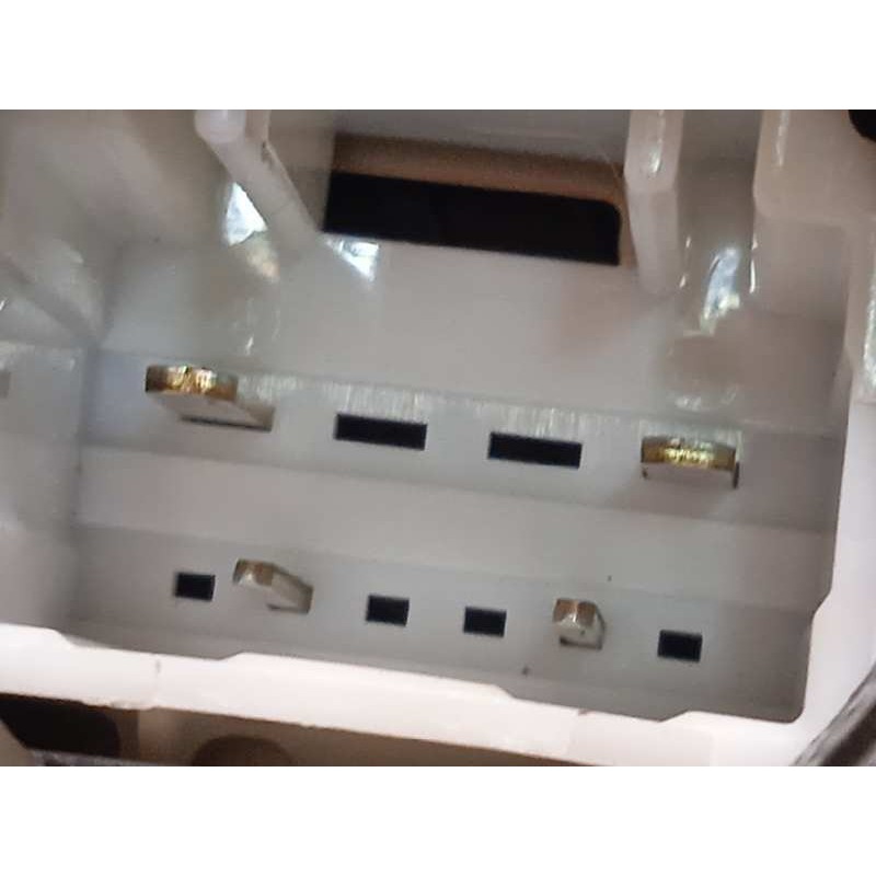 Recambio de cerradura puerta trasera izquierda para toyota auris 1.2 16v turbo cat referencia OEM IAM 6906005051  