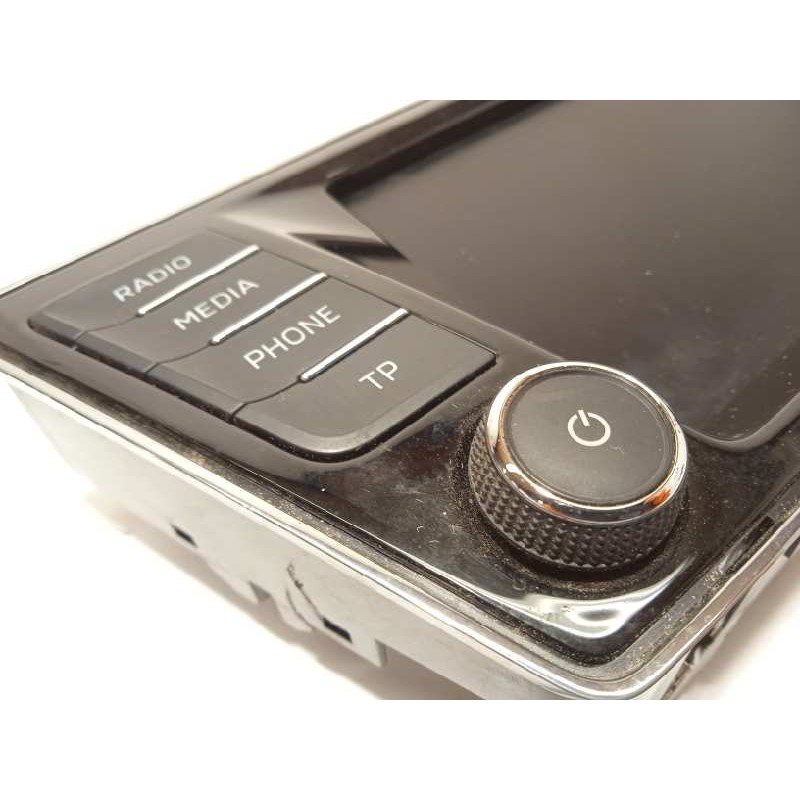 Recambio de pantalla multifuncion para skoda fabia like referencia OEM IAM 6V0919604B  
