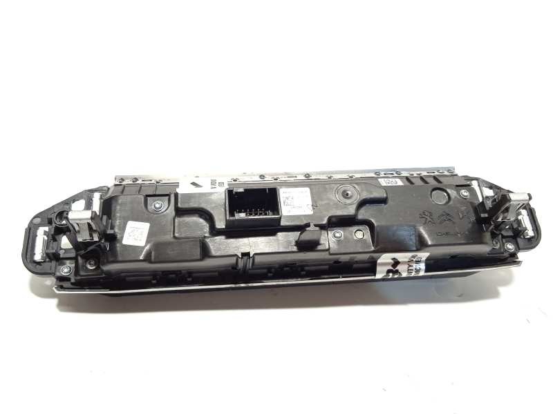 Recambio de mando multifuncion para peugeot 3008 gt line referencia OEM IAM 98318235DX  