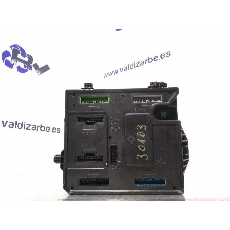 Recambio de caja reles / fusibles para renault megane iii berlina 5 p limited referencia OEM IAM 284B12249R  S180180060