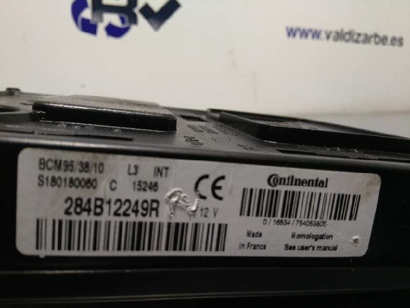 Recambio de caja reles / fusibles para renault megane iii berlina 5 p limited referencia OEM IAM 284B12249R  S180180060