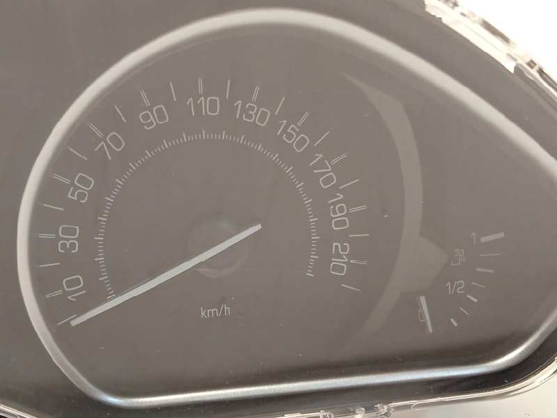 Recambio de cuadro instrumentos para peugeot 208 style referencia OEM IAM 9822621180  