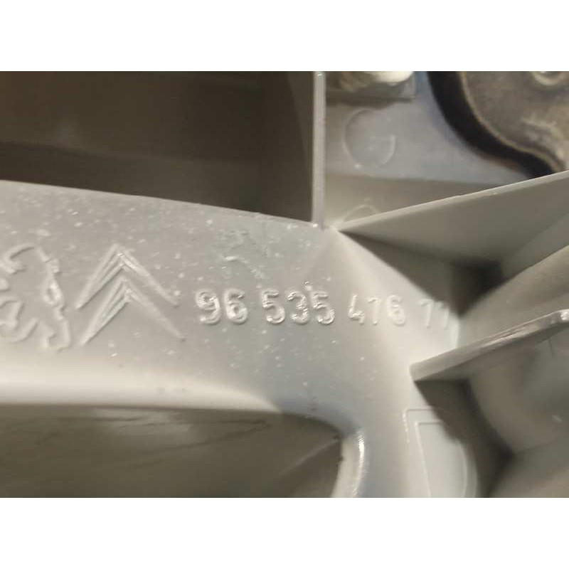 Recambio de piloto trasero derecho interior para citroën c4 picasso 1.6 16v hdi fap referencia OEM IAM 9653547677  