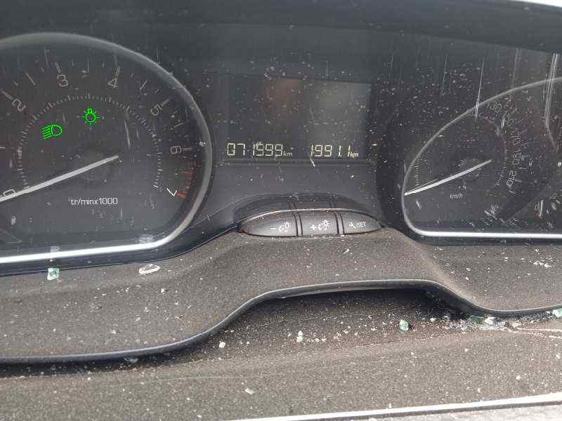 Recambio de cuadro instrumentos para peugeot 208 style referencia OEM IAM 9822621180  