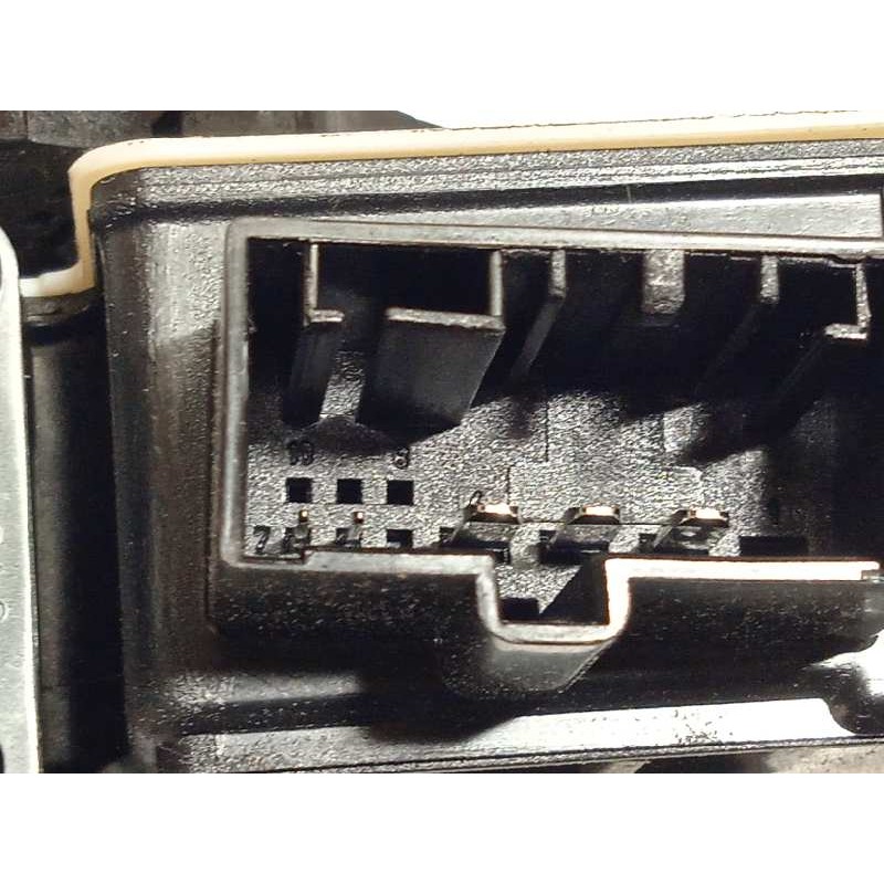 Recambio de elevalunas trasero derecho para seat ateca (kh7) style referencia OEM IAM 575839462A  5Q0959812E